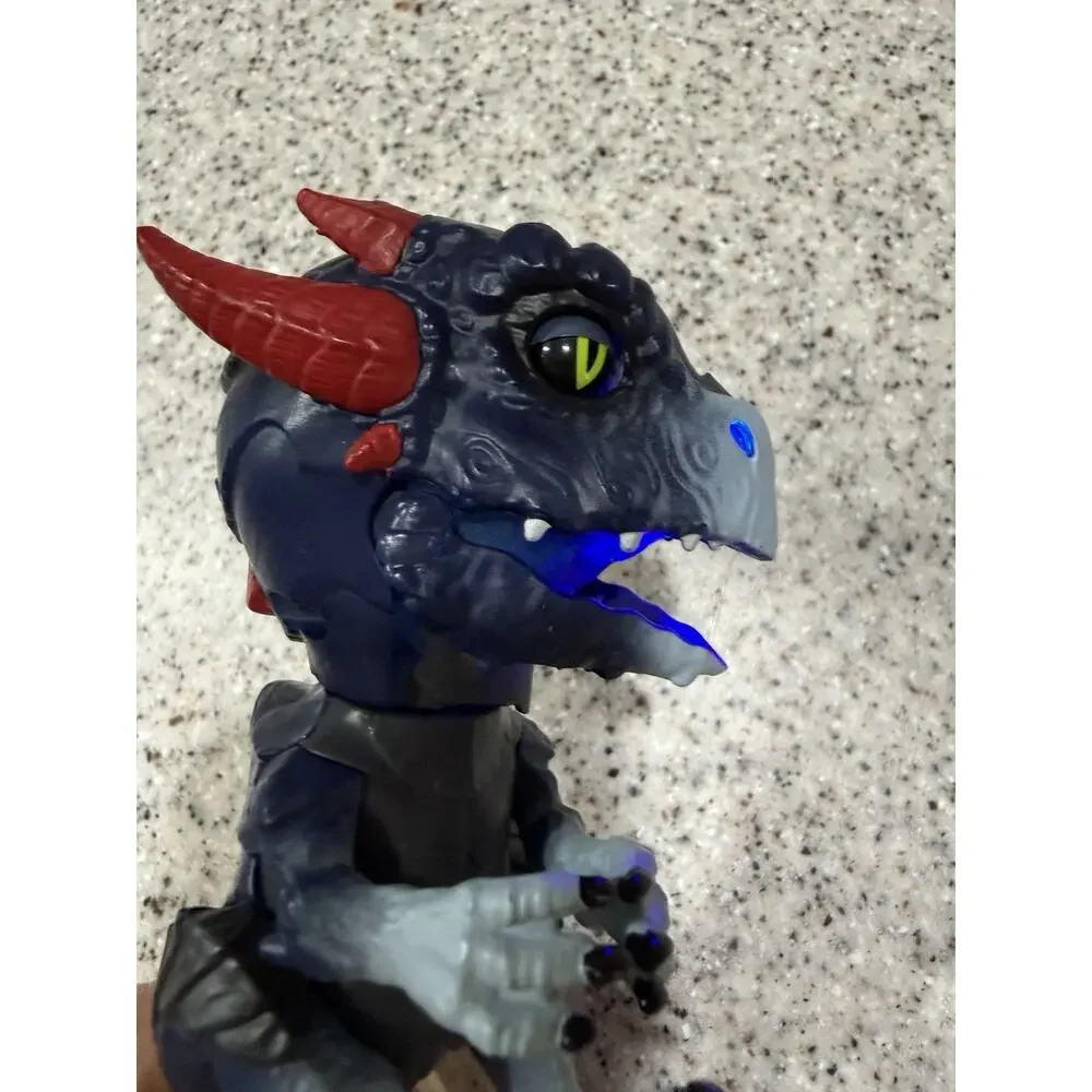 WowWee Fingerlings Untamed Dragon Shockwave Interactive Toy Figure Blue Red Horn